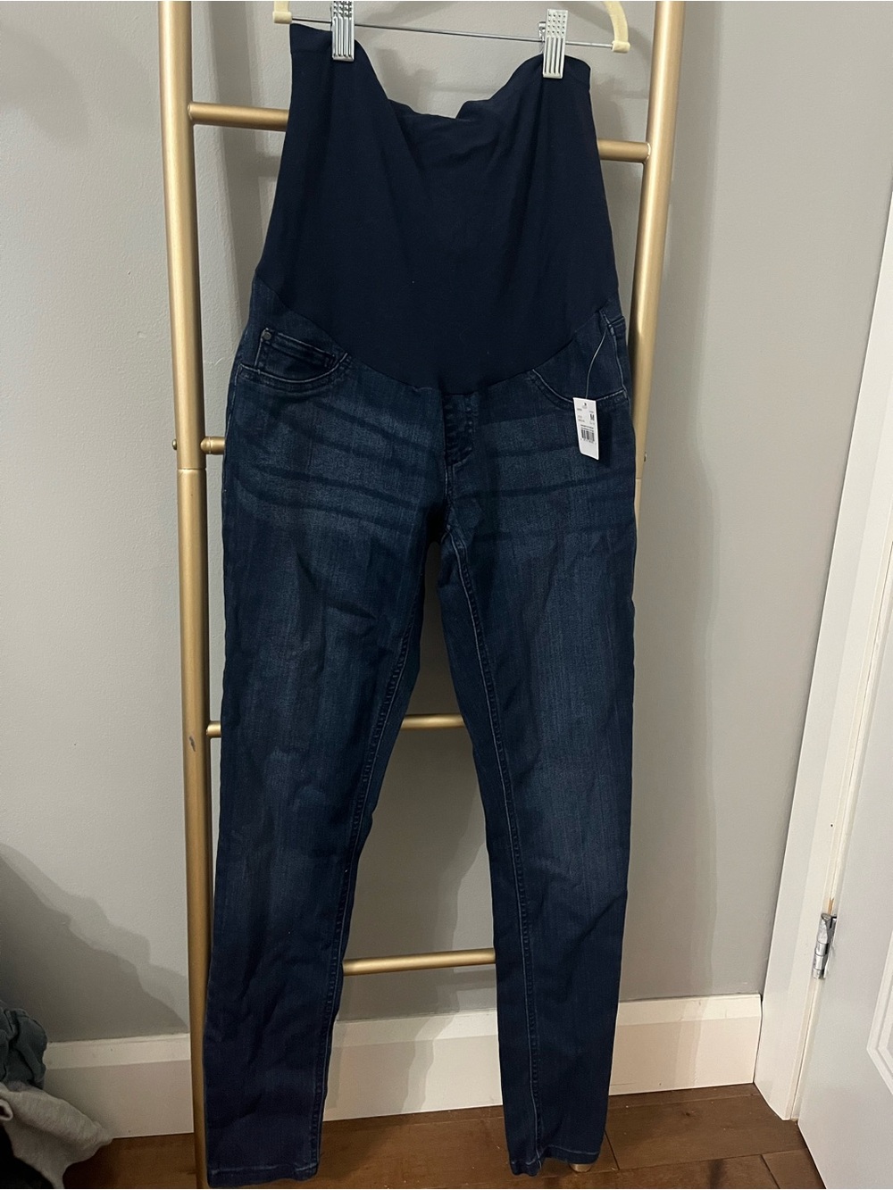 Maternity Dark Wash Skinny Jeans – Size Medium – NWT
